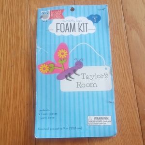 Bright minds butterfly sign foam kit